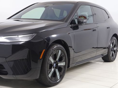 Used 2023 BMW iX xDrive50 w/ Sport Package AWD/4WD image 62