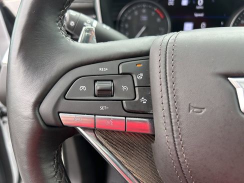 Used 2024 Cadillac XT6 Sport w/ Platinum Package image 30