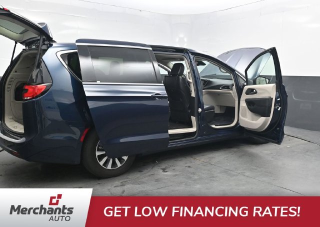 Used 2023 Chrysler Pacifica Touring-L FWD image 51