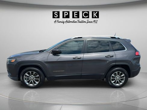 Used 2019 Jeep Cherokee Latitude Plus w/ Cold Weather Group AWD/4WD image 3