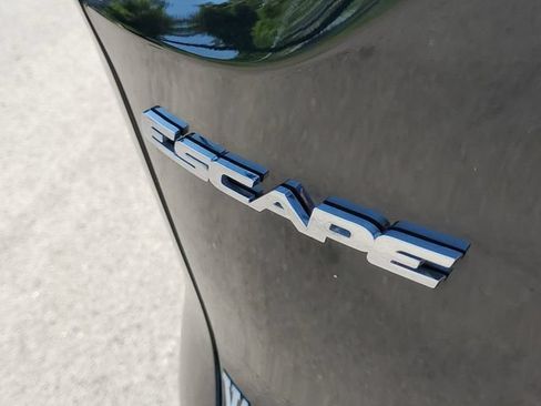 Used 2015 Ford Escape SE AWD/4WD image 7