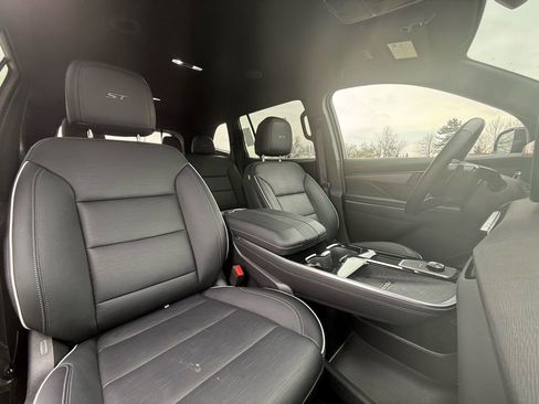 Used 2025 Buick Enclave Sport Touring image 31