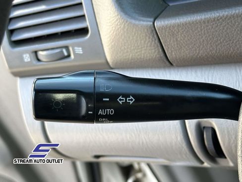 Used 2005 Toyota Camry LE image 16