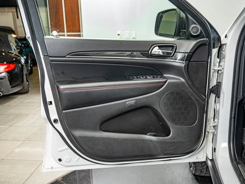 Used 2019 Jeep Grand Cherokee Trailhawk AWD/4WD image 20