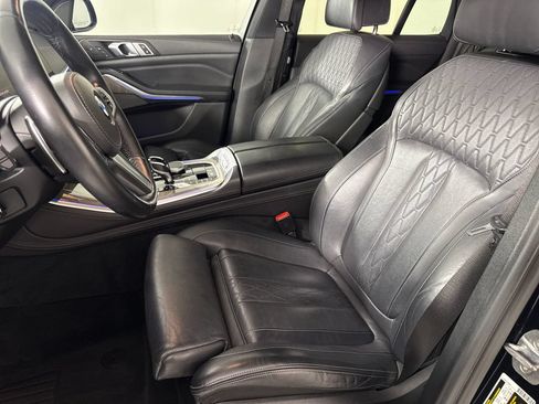 Used 2020 BMW X5 M50i AWD/4WD image 11