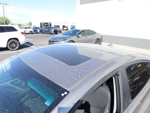 Used 2015 Hyundai Elantra SE w/ Option Group 03 FWD image 5