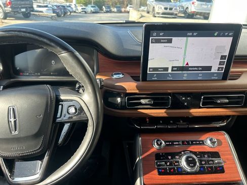 Used 2022 Lincoln Aviator Reserve w/ Elements Package Plus image 10