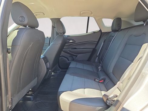 Used 2026 Chevrolet Trax LT FWD image 15