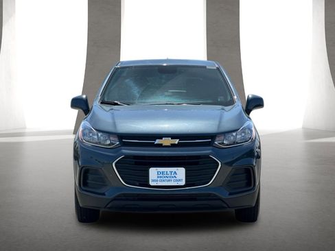 Used 2021 Chevrolet Trax LS w/ Tint and Cruise Package AWD/4WD image 9