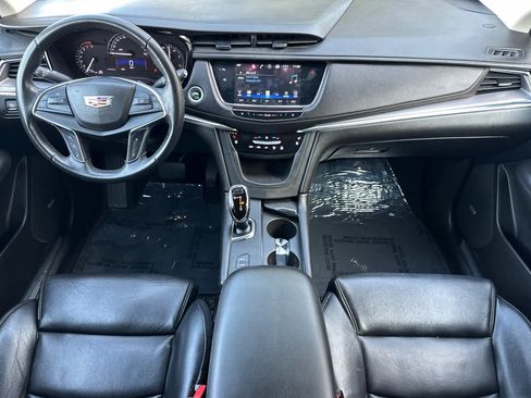 Used 2017 Cadillac XT5 Premium Luxury w/ Driver Assist Package image 3