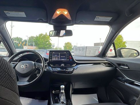 Used 2019 Toyota C-HR XLE FWD image 19