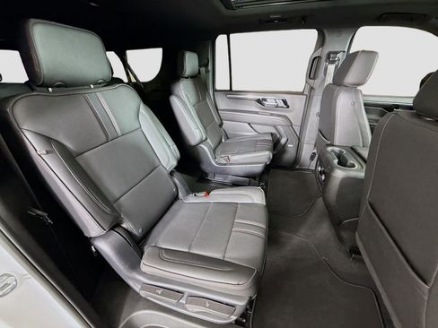 Used 2025 Chevrolet Suburban RST w/ RST Capability Package image 29