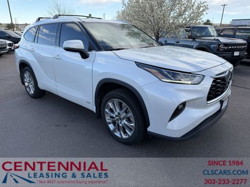 Used 2022 Toyota Highlander Limited image 1