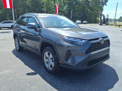 Used 2022 Toyota RAV4 XLE FWD image 1