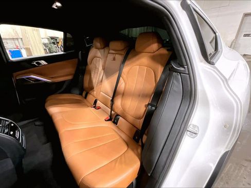 Used 2022 BMW X6 xDrive40i w/ Premium Package image 21
