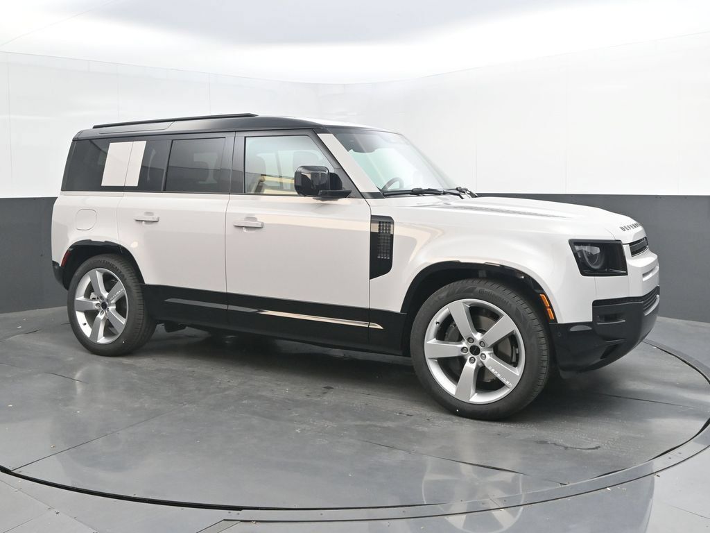 Used 2026 Land Rover Defender 110 X-Dynamic SE AWD/4WD image 9