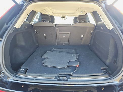 Used 2025 Volvo XC60 B5 Plus image 14