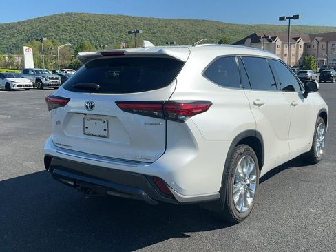 Used 2023 Toyota Highlander Limited AWD/4WD image 6