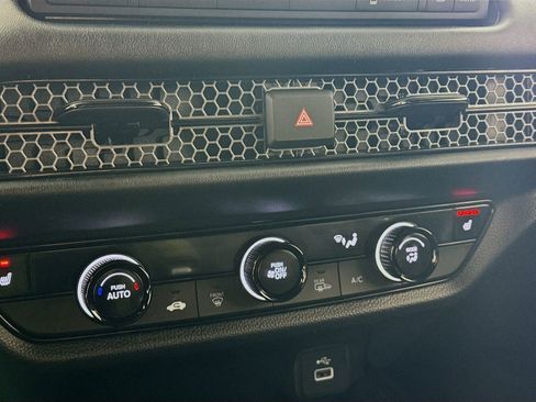 Used 2025 Honda HR-V Sport image 13