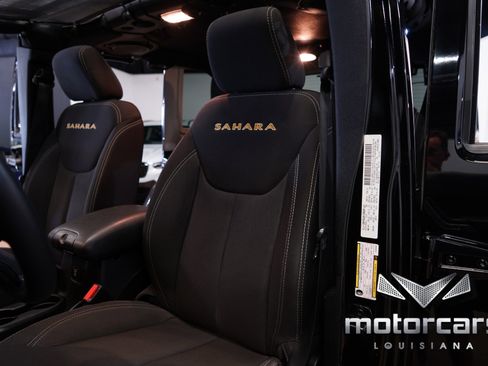 Used 2014 Jeep Wrangler Unlimited Sahara w/ Connectivity Group image 38