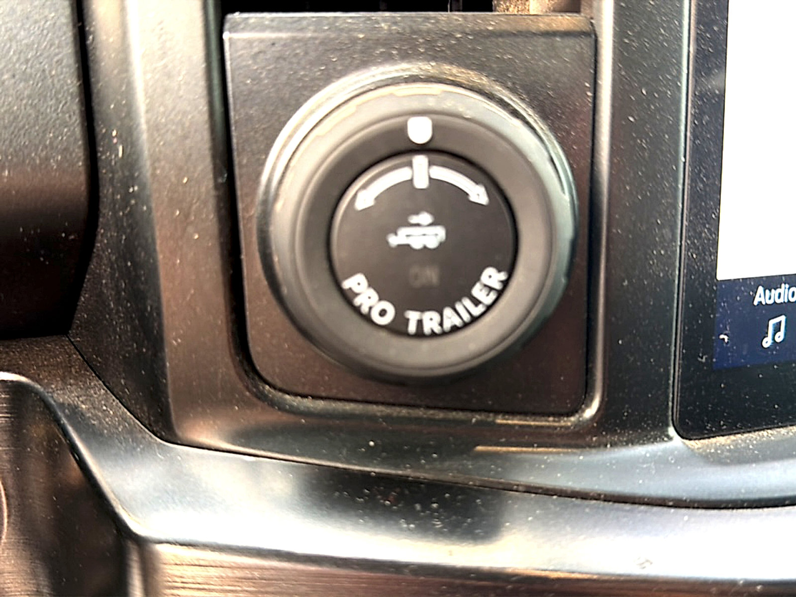 Used 2023 Ford F250 Lariat w/ Lariat Ultimate Package AWD/4WD image 8