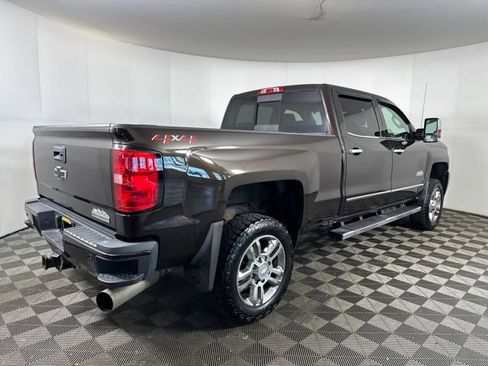 Used 2018 Chevrolet Silverado 2500 High Country w/ Duramax Plus Package image 3