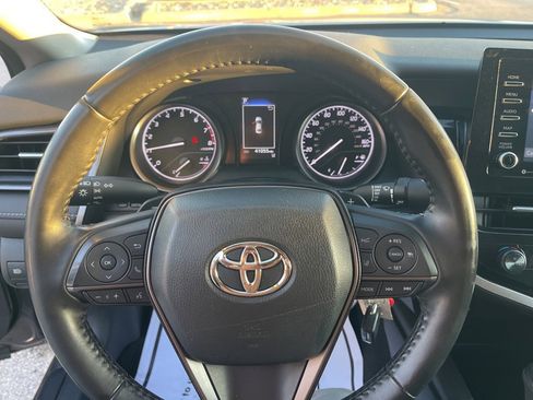 Used 2021 Toyota Camry SE image 18