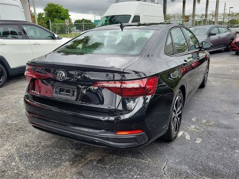 Used 2023 Volkswagen Jetta Sport image 3