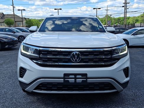 Used 2022 Volkswagen Atlas Cross Sport SE AWD/4WD image 2