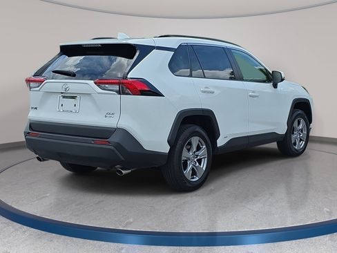 Used 2025 Toyota RAV4 XLE w/ Convenience Package AWD/4WD image 5