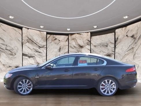Used 2011 Jaguar XF Premium image 2