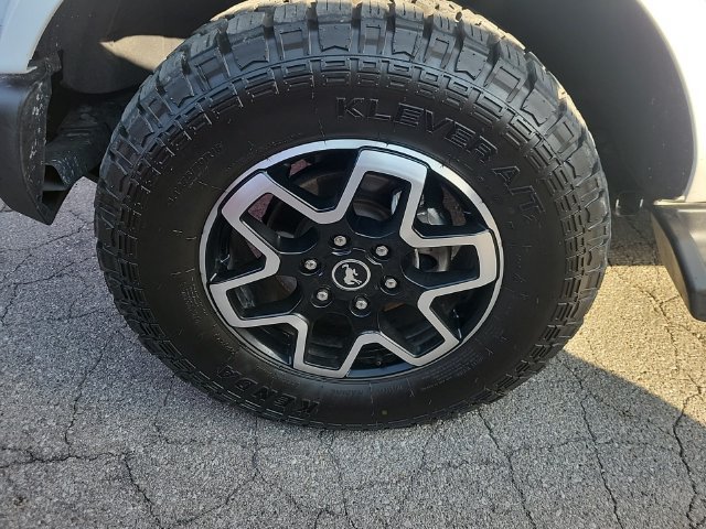 Used 2025 Ford Bronco Outer Banks AWD/4WD image 3
