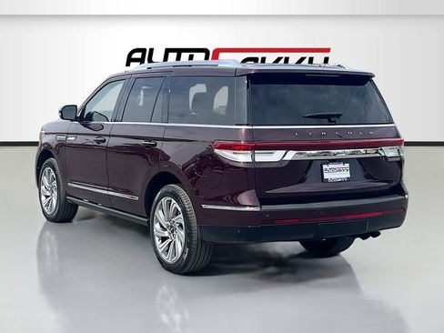 Used 2024 Lincoln Navigator Reserve AWD/4WD image 5