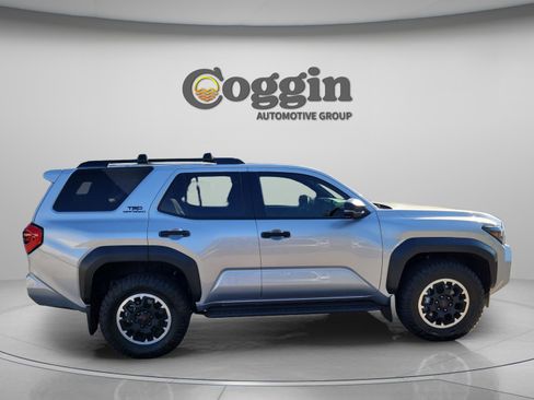 Certified 2025 Toyota 4Runner TRD Off-Road Premium AWD/4WD image 4