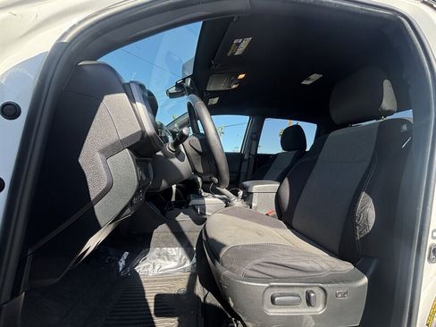 Used 2021 Toyota Tacoma TRD Sport w/ Technology Package RWD image 12