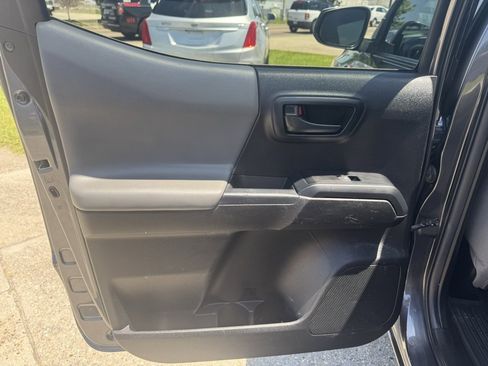 Used 2022 Toyota Tacoma SR5 image 10
