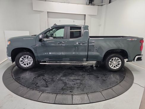 Used 2025 Chevrolet Silverado 1500 LT w/ Convenience Package II image 4