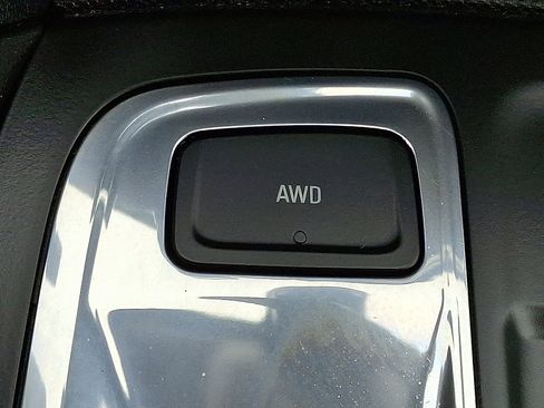 Used 2023 Chevrolet Equinox LT AWD/4WD image 23
