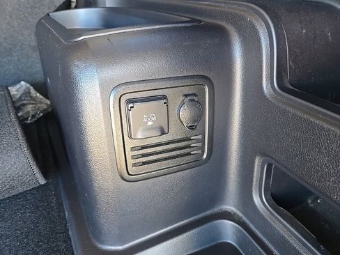 Used 2017 Toyota 4Runner SR5 image 38