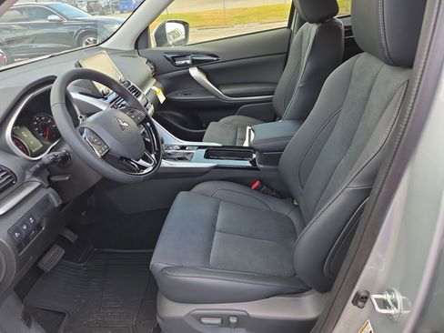 New 2025 Mitsubishi Eclipse Cross AWD image 4