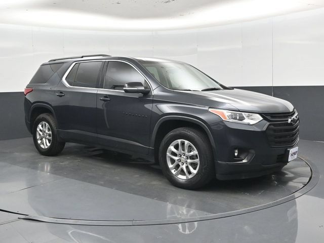 Used 2021 Chevrolet Traverse LT w/ LPO, Blackout Package FWD image 1