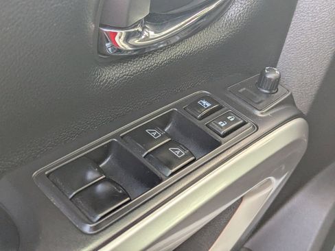 Certified 2022 Nissan Titan SV image 18