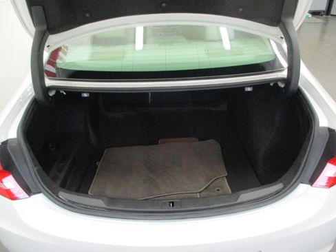 Used 2017 Buick LaCrosse Preferred image 13