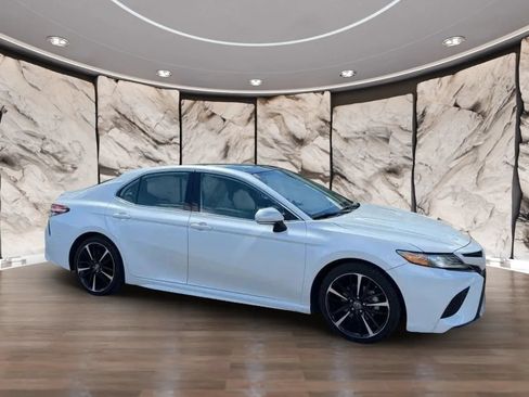 Used 2019 Toyota Camry XSE FWD image 2