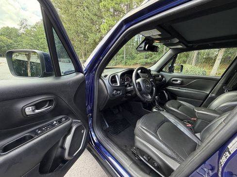 Used 2019 Jeep Renegade Limited w/ Quick Order Package 22P FWD image 11