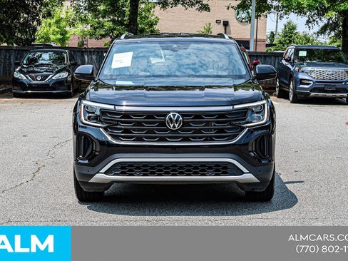 Used 2025 Volkswagen Atlas Cross Sport SE FWD image 11