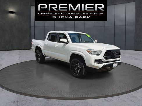Used 2018 Toyota Tacoma SR w/ SR Convenience Package AWD/4WD image 2
