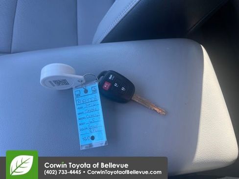 Used 2016 Toyota Camry SE image 28