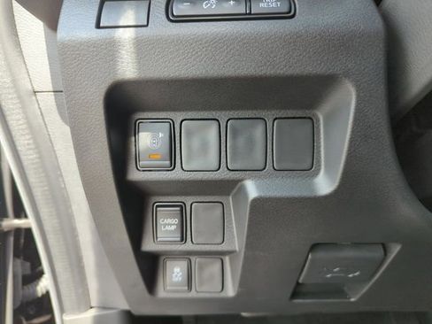 Certified 2025 Nissan Frontier SV RWD image 38