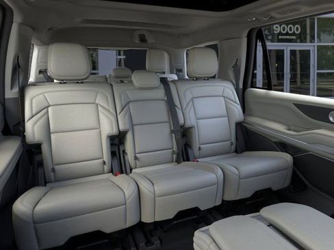 New 2025 Lincoln Navigator Reserve image 11